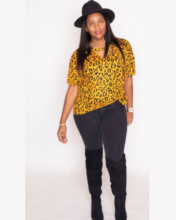 Leopard tunic with V neck choker